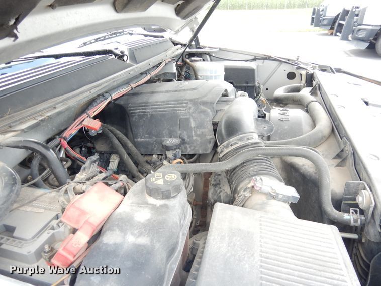 image for item DG0680 2011 Chevrolet Suburban 2500  SUV