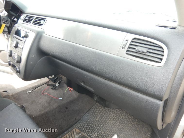 image for item DG0680 2011 Chevrolet Suburban 2500  SUV