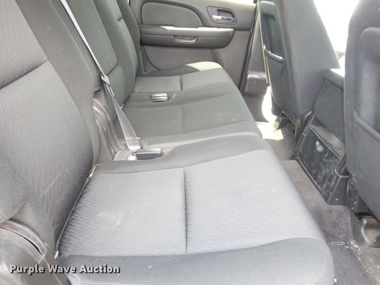 image for item DG0680 2011 Chevrolet Suburban 2500  SUV