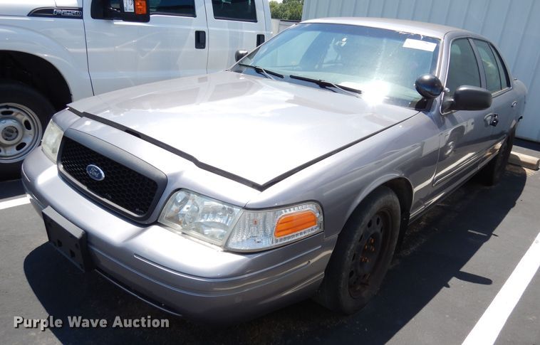 image for item DG0682 2006 Ford Crown Victoria Police Interceptor