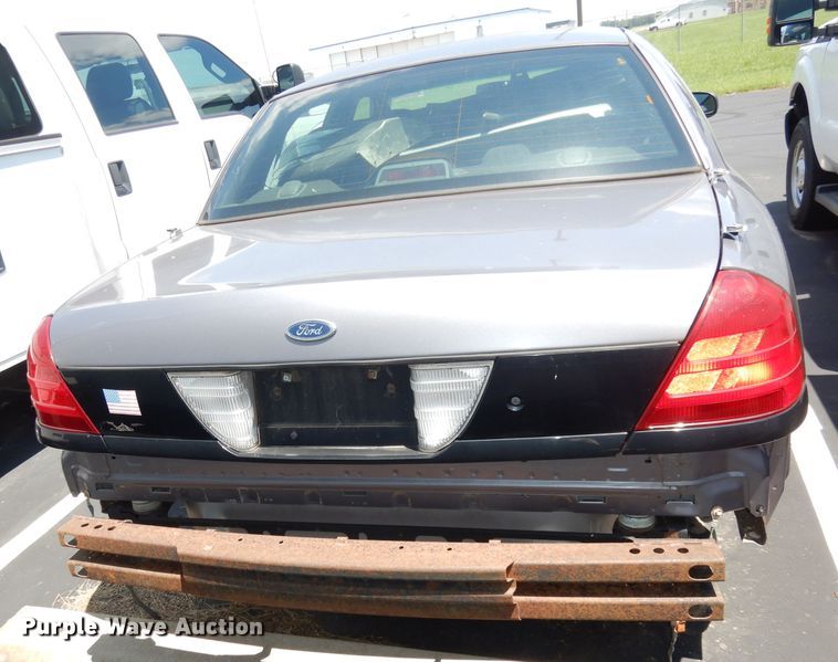 image for item DG0682 2006 Ford Crown Victoria Police Interceptor