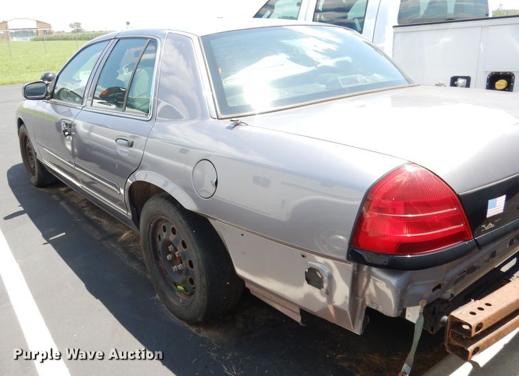 image for item DG0682 2006 Ford Crown Victoria Police Interceptor