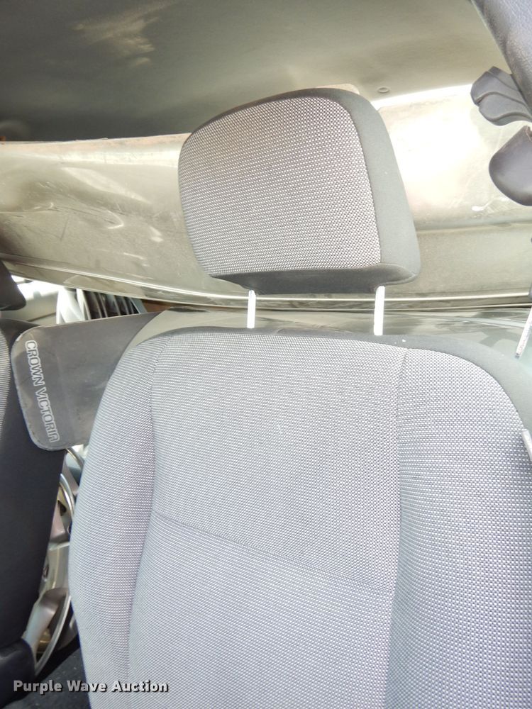 image for item DG0682 2006 Ford Crown Victoria Police Interceptor