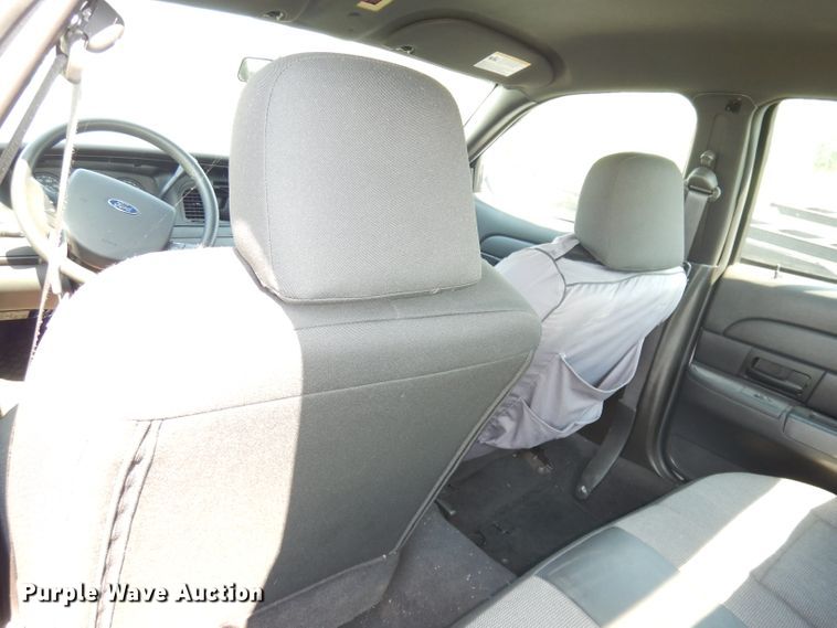 image for item DG0688 2007 Ford Crown Victoria Police Interceptor