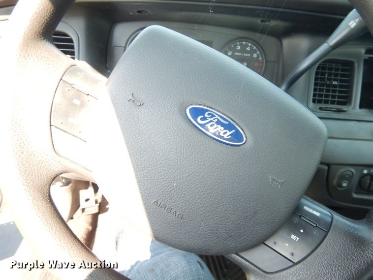 image for item DG0688 2007 Ford Crown Victoria Police Interceptor