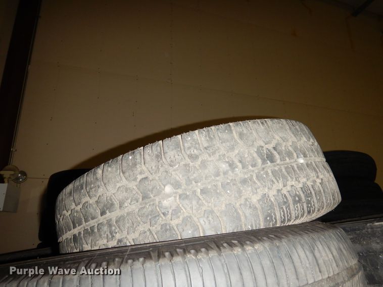 image for item IW9850 Approximately 80 tires