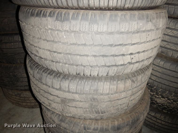 image for item IW9850 Approximately 80 tires