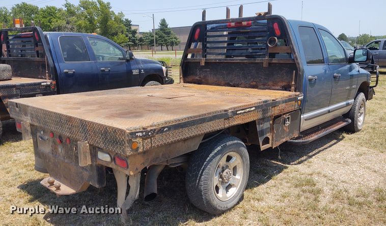 image for item BY9342 2005 Dodge Ram 3500  Quad Cab flatbed pickup truck