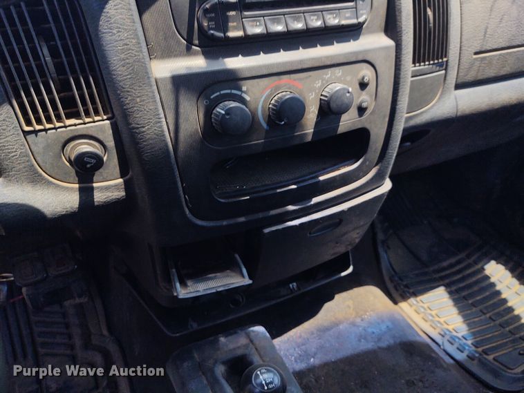 image for item BY9342 2005 Dodge Ram 3500  Quad Cab flatbed pickup truck