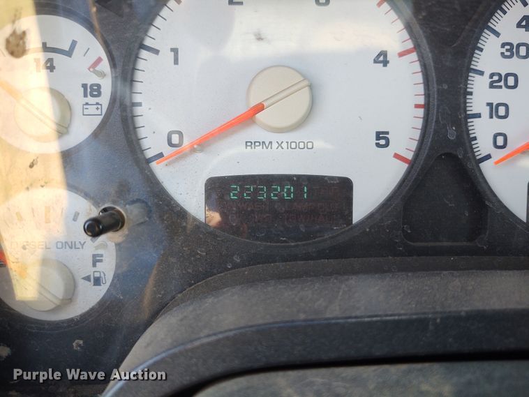 image for item BY9342 2005 Dodge Ram 3500  Quad Cab flatbed pickup truck