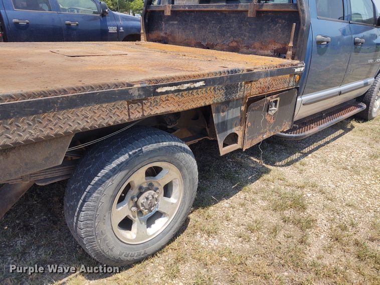 image for item BY9342 2005 Dodge Ram 3500  Quad Cab flatbed pickup truck
