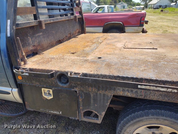 image for item BY9342 2005 Dodge Ram 3500  Quad Cab flatbed pickup truck