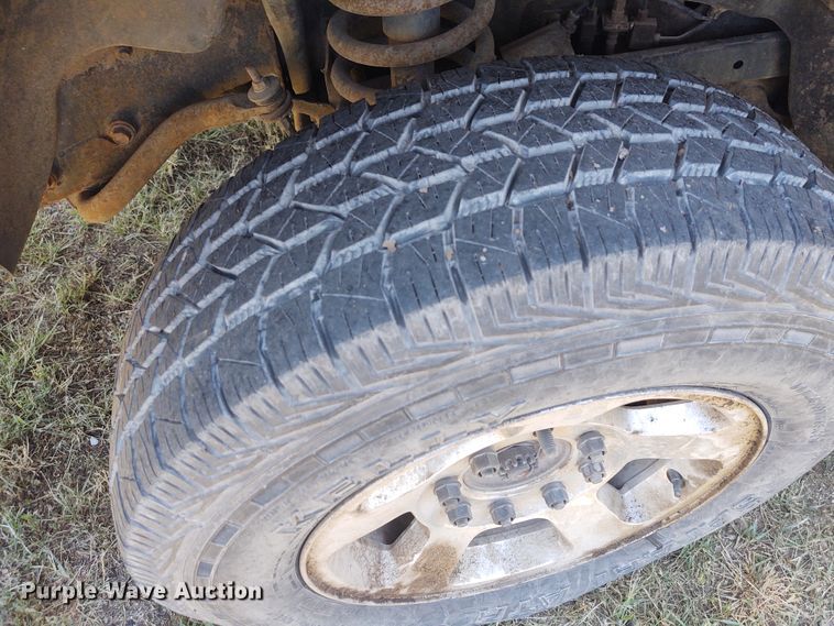 image for item BY9342 2005 Dodge Ram 3500  Quad Cab flatbed pickup truck