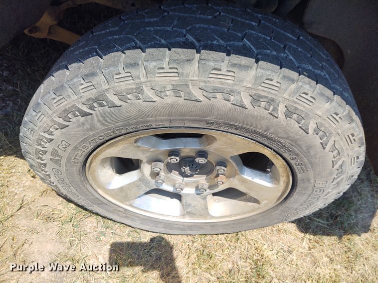 image for item BY9342 2005 Dodge Ram 3500  Quad Cab flatbed pickup truck