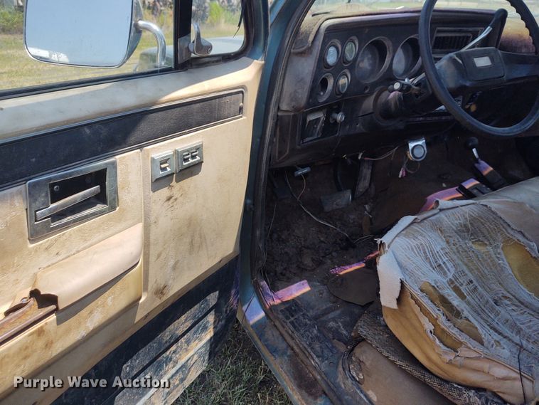 image for item BY9345 1984 Chevrolet K10  pickup truck