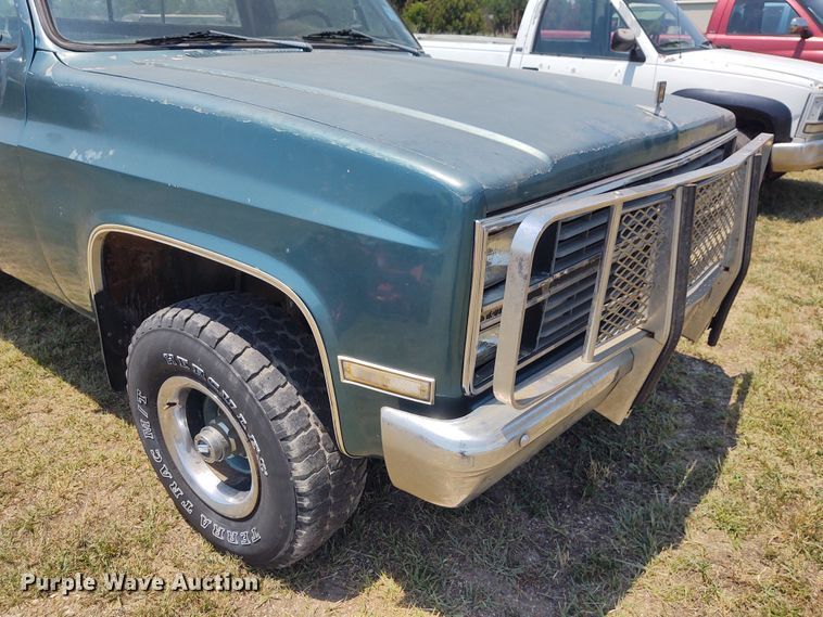 image for item BY9345 1984 Chevrolet K10  pickup truck