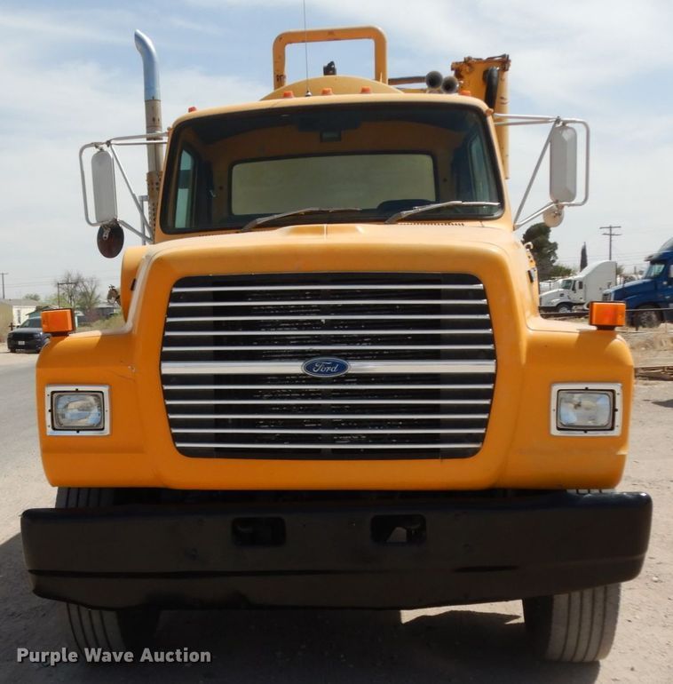 image for item DC2157 1992 Ford LTA9000  vacuum truck