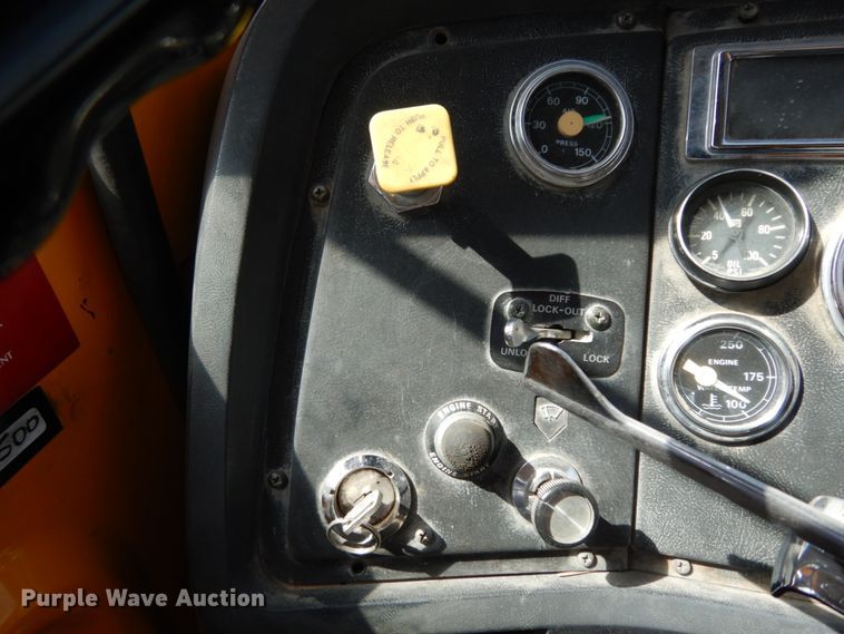 image for item DC2157 1992 Ford LTA9000  vacuum truck