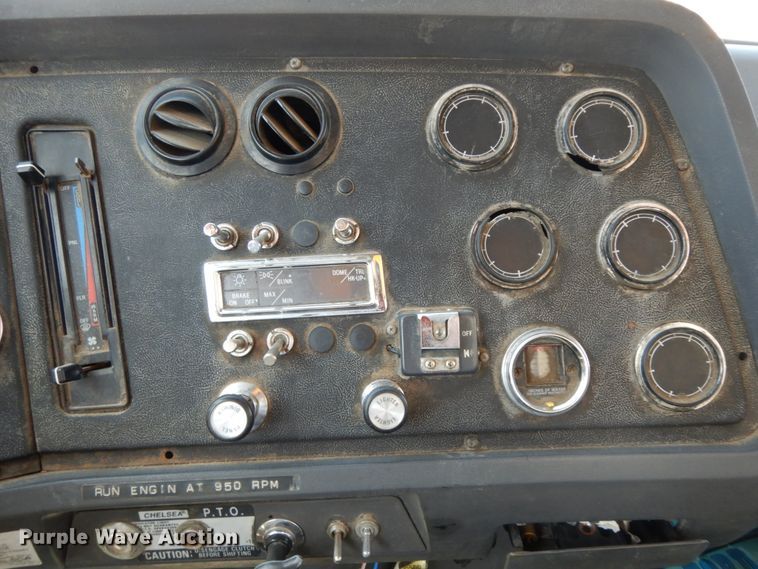 image for item DC2157 1992 Ford LTA9000  vacuum truck