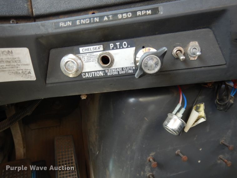 image for item DC2157 1992 Ford LTA9000  vacuum truck