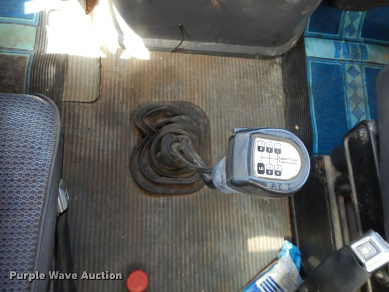 image for item DC2157 1992 Ford LTA9000  vacuum truck