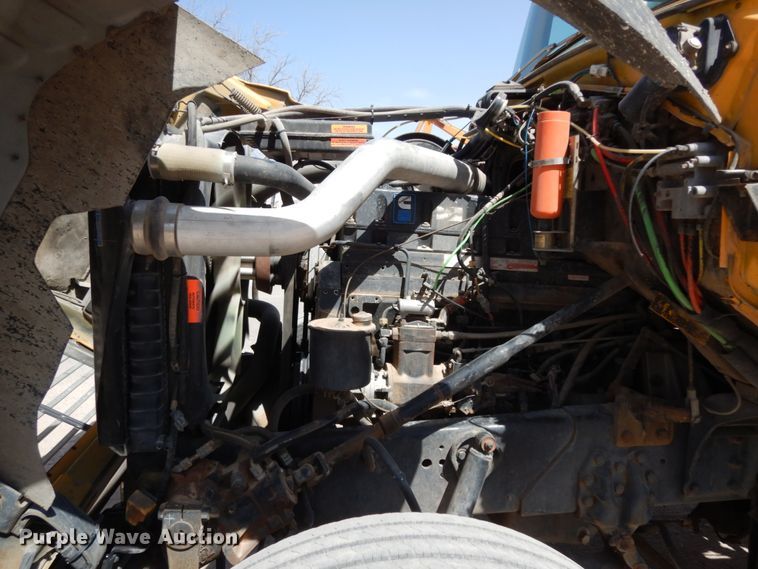 image for item DC2157 1992 Ford LTA9000  vacuum truck