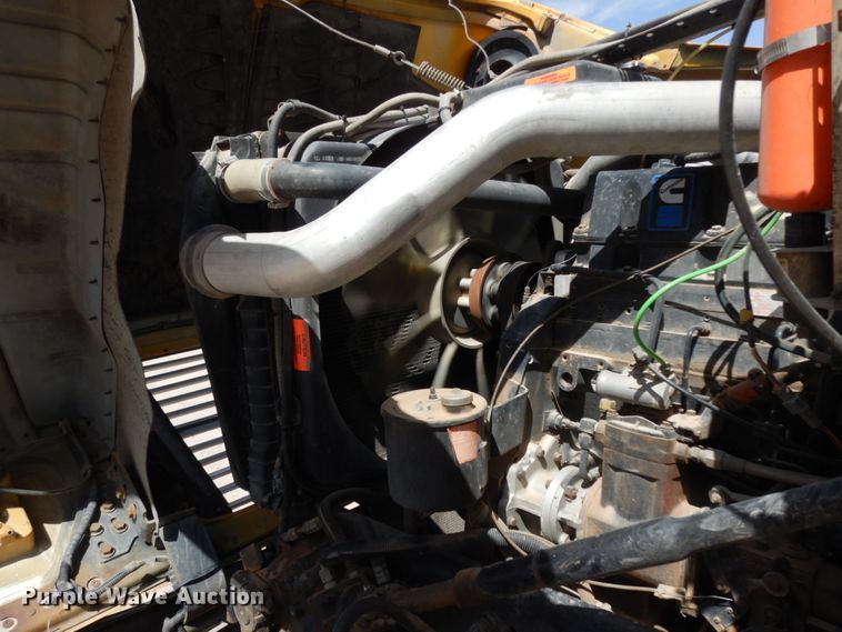 image for item DC2157 1992 Ford LTA9000  vacuum truck