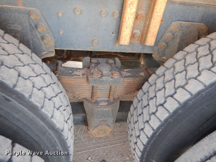 image for item DC2157 1992 Ford LTA9000  vacuum truck