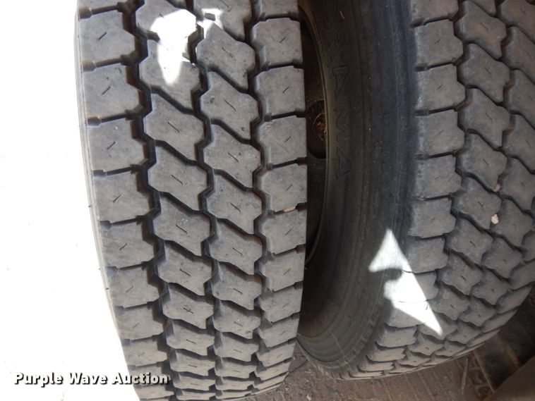 image for item DC2157 1992 Ford LTA9000  vacuum truck