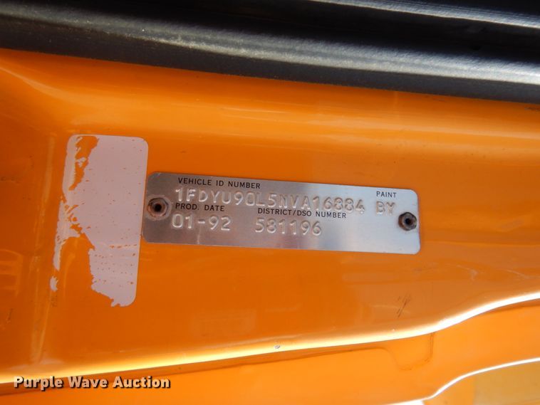 image for item DC2157 1992 Ford LTA9000  vacuum truck