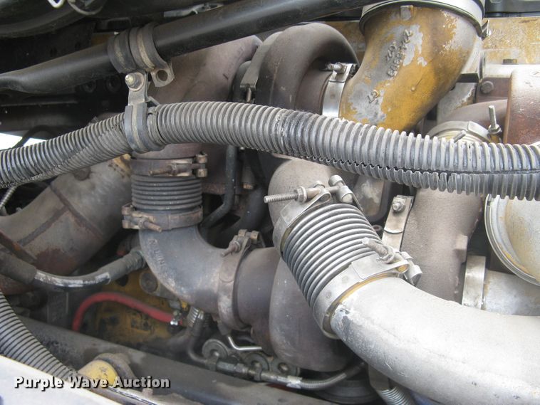 image for item DG5260 2005 Freightliner Columbia 120  semi truck