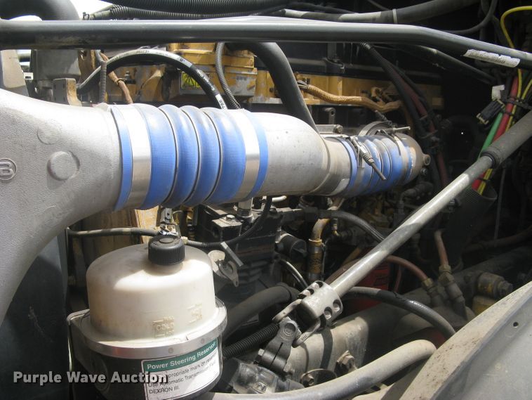 image for item DG5260 2005 Freightliner Columbia 120  semi truck