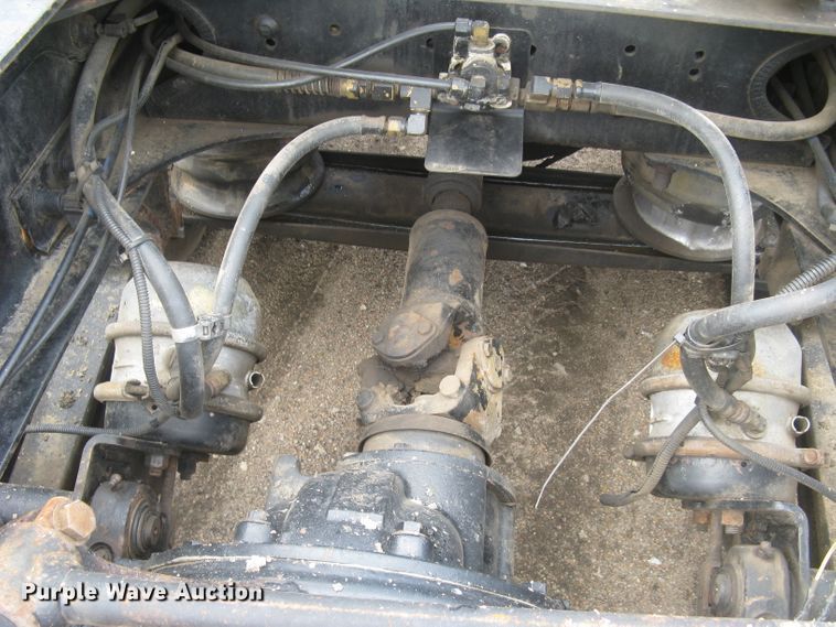 image for item DG5260 2005 Freightliner Columbia 120  semi truck