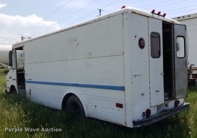 image for item DH5605 1971 GMC 3500  delivery truck