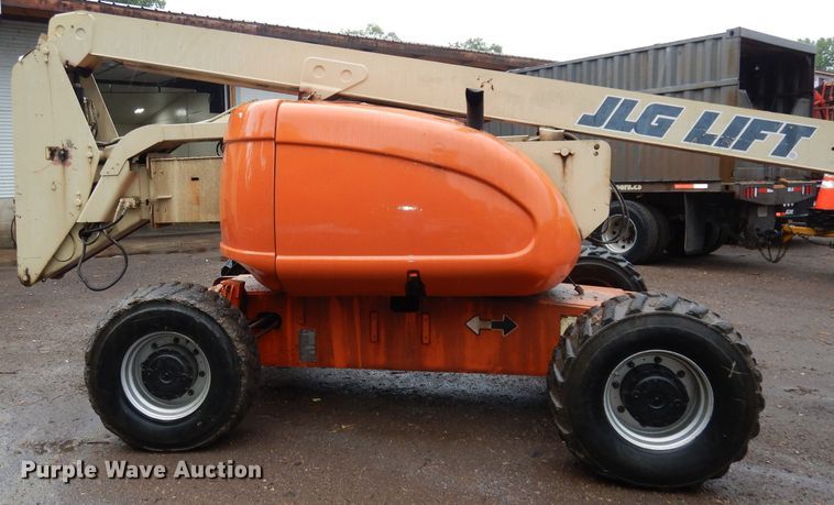 image for item DI6741 1999 JLG 600A  boom lift