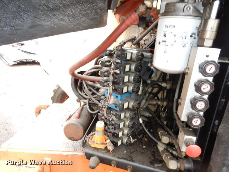 image for item DI6741 1999 JLG 600A  boom lift