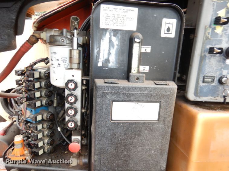 image for item DI6741 1999 JLG 600A  boom lift