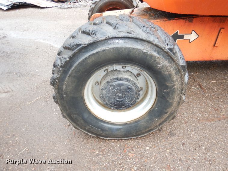 image for item DI6741 1999 JLG 600A  boom lift