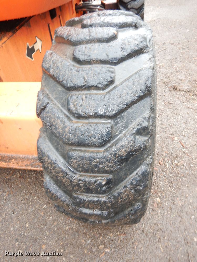 image for item DI6741 1999 JLG 600A  boom lift