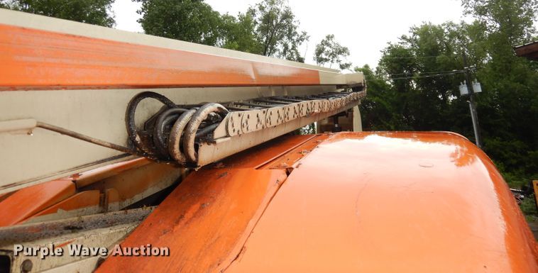 image for item DI6741 1999 JLG 600A  boom lift