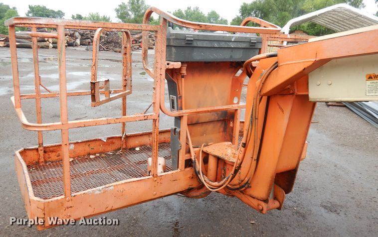 image for item DI6741 1999 JLG 600A  boom lift