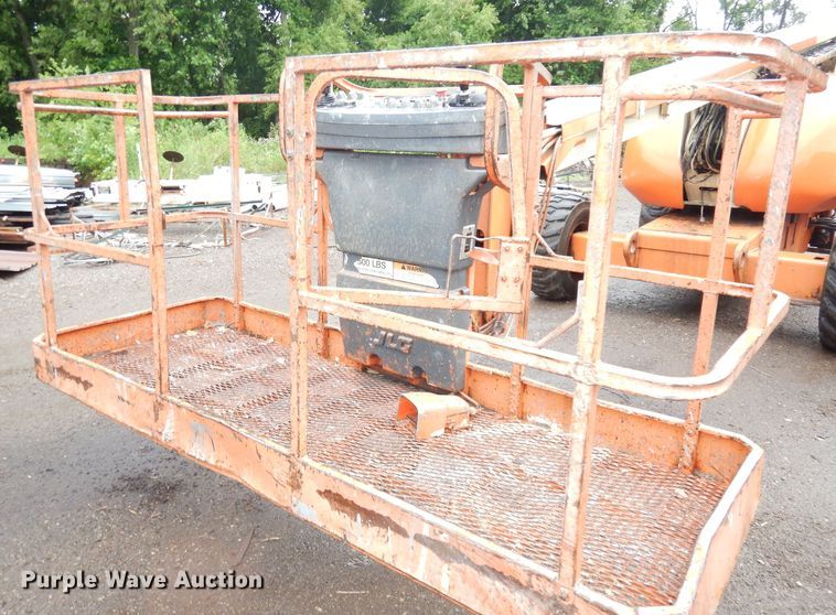 image for item DI6741 1999 JLG 600A  boom lift