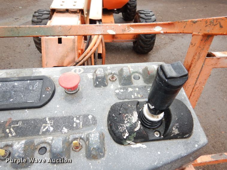 image for item DI6741 1999 JLG 600A  boom lift