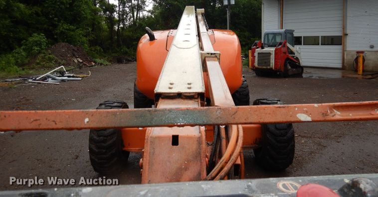 image for item DI6741 1999 JLG 600A  boom lift