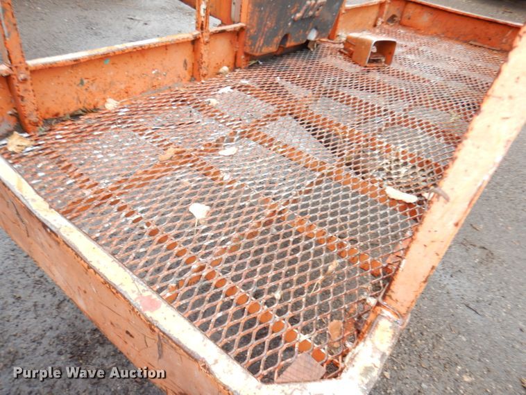 image for item DI6741 1999 JLG 600A  boom lift