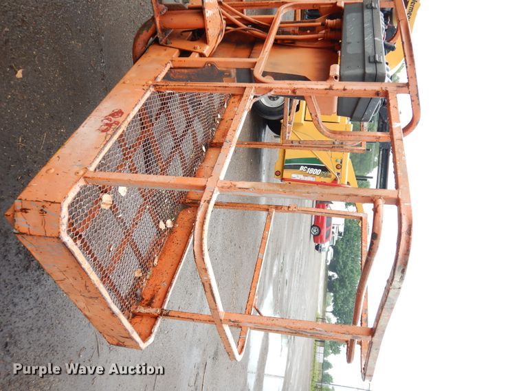 image for item DI6741 1999 JLG 600A  boom lift