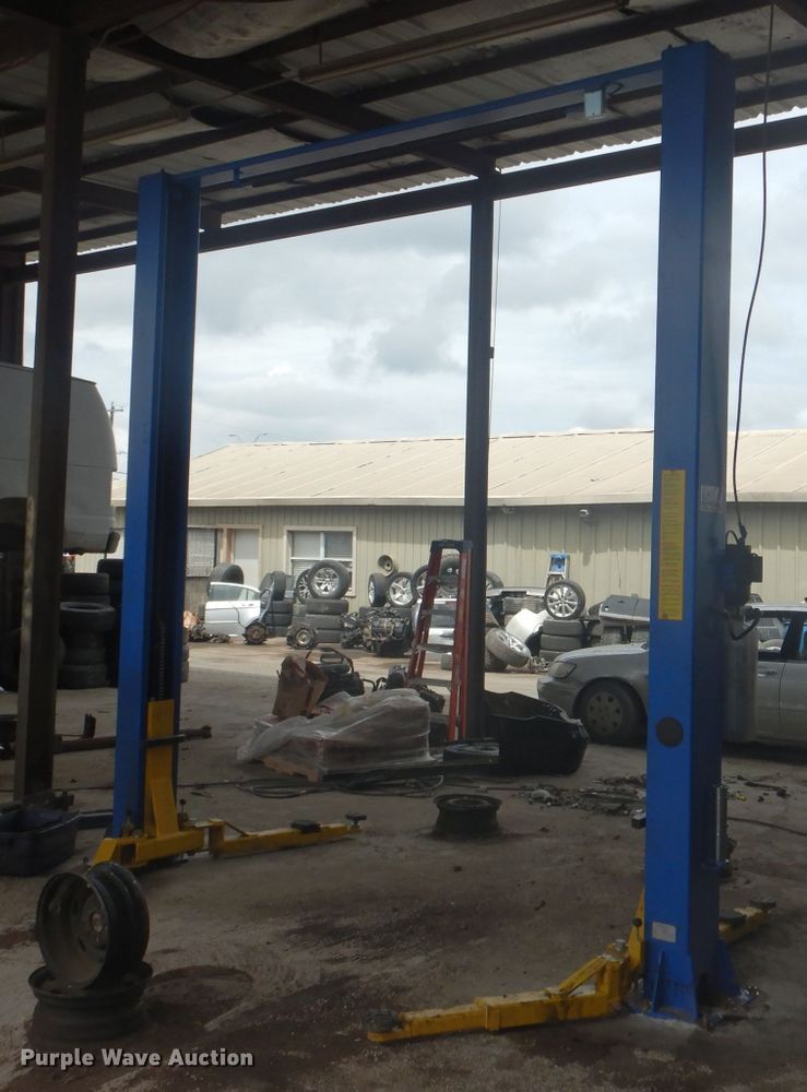 image for item DJ0545 2021 Duro TP9KACX  two post automotive lift