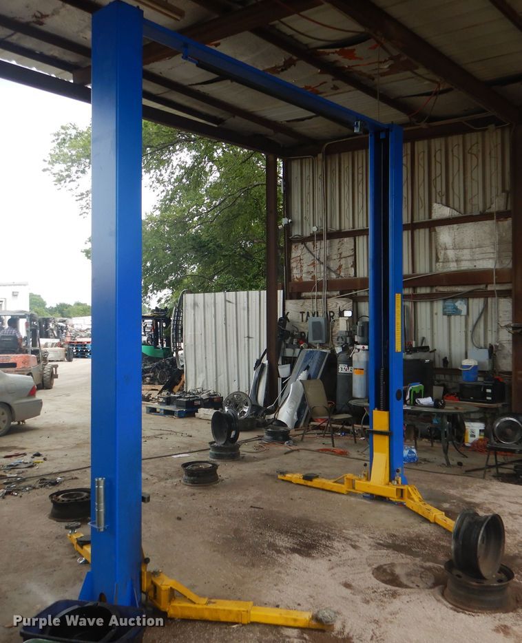 image for item DJ0545 2021 Duro TP9KACX  two post automotive lift