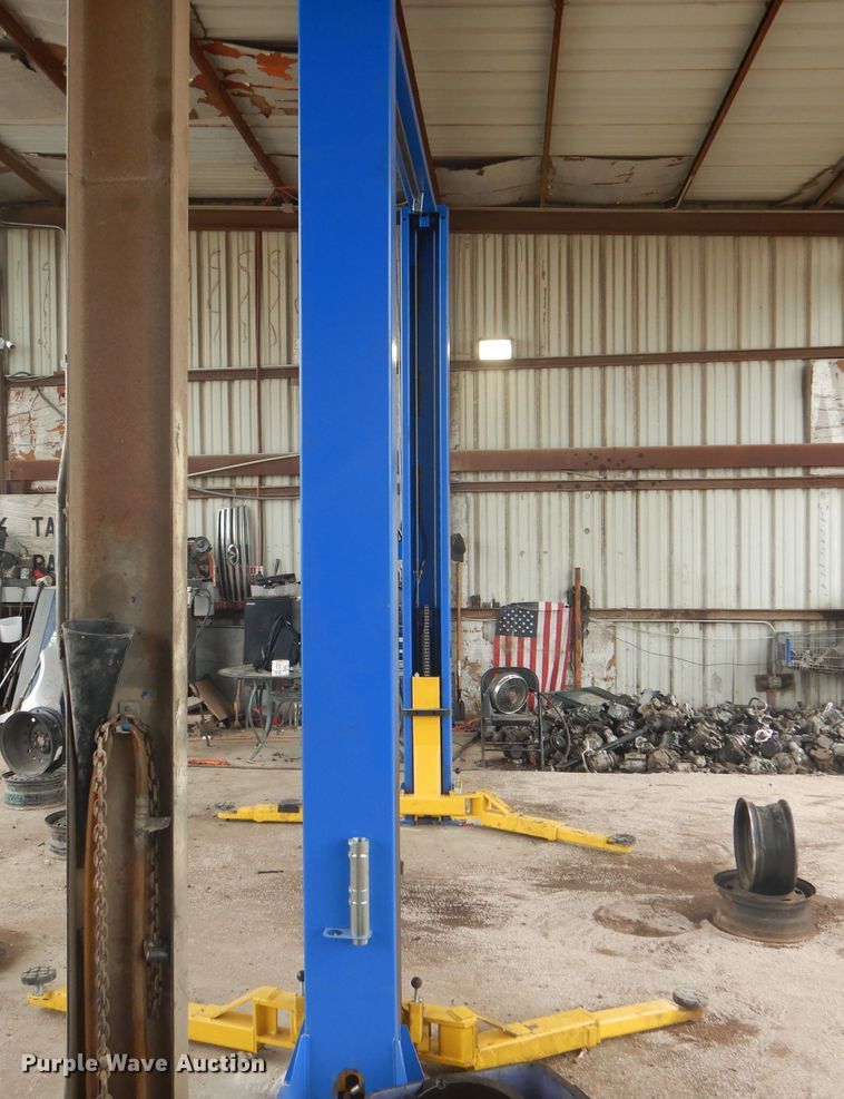 image for item DJ0545 2021 Duro TP9KACX  two post automotive lift