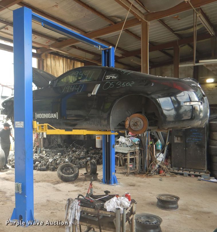 image for item DJ0547 2021 Duro TP9KACX  two post automotive lift